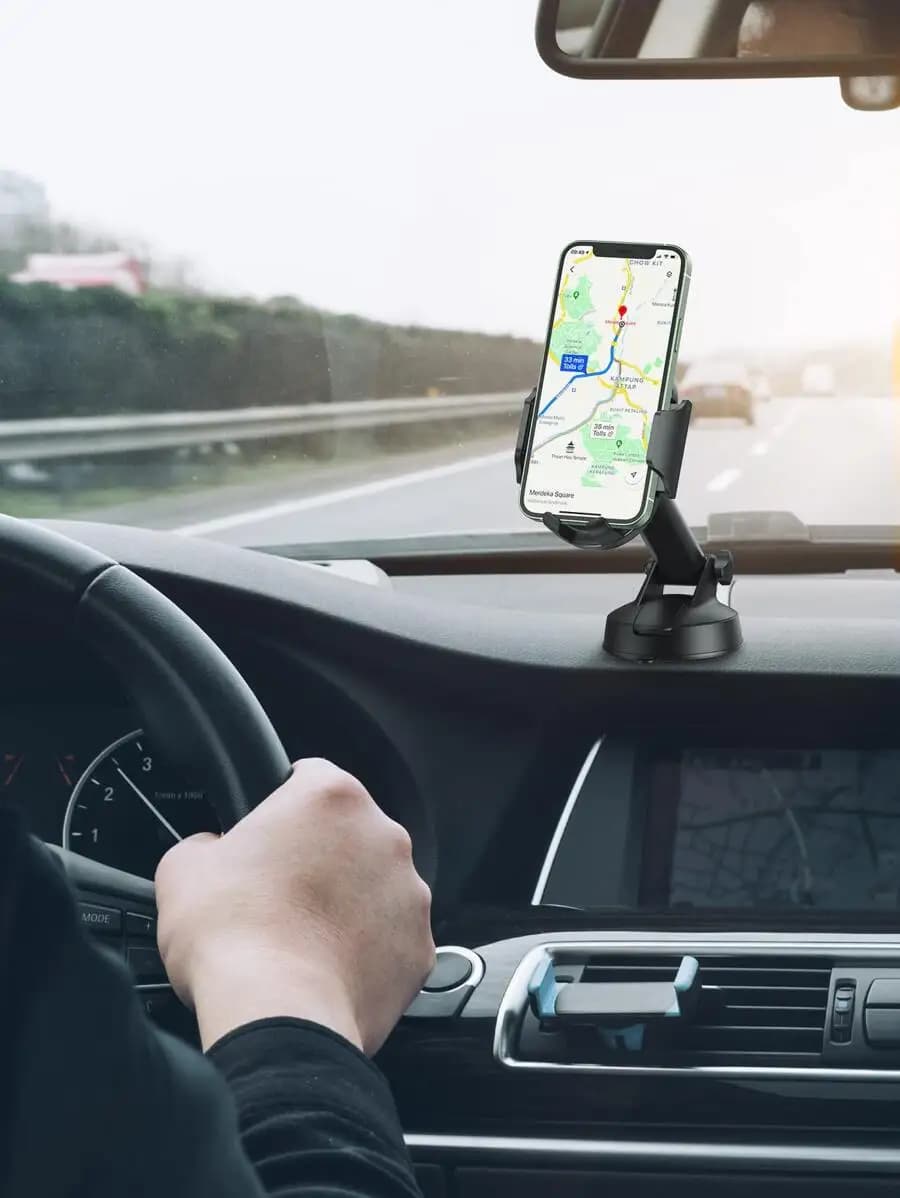 Supporto per telefono da auto con ventosa per cruscotto o parabrezza, adattabile universalmente a smartphone da 4,7–7,2 pollici, inclusi iPhone 15 Pro Max