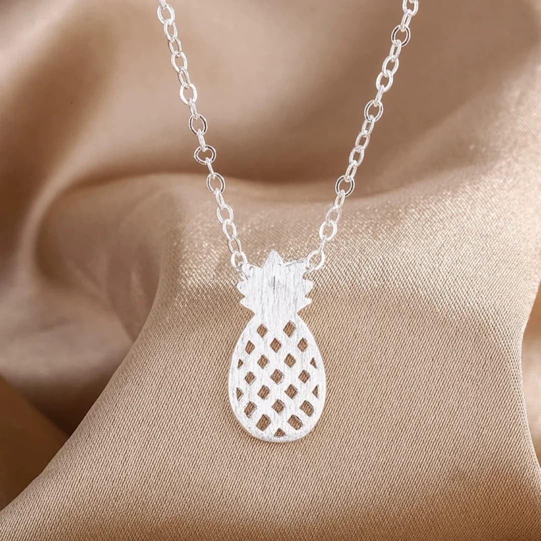 Uini-Tail new hot 925 sterling silver pineapple necklace female student fruit clavicle chain Korea cute simple fresh XL132