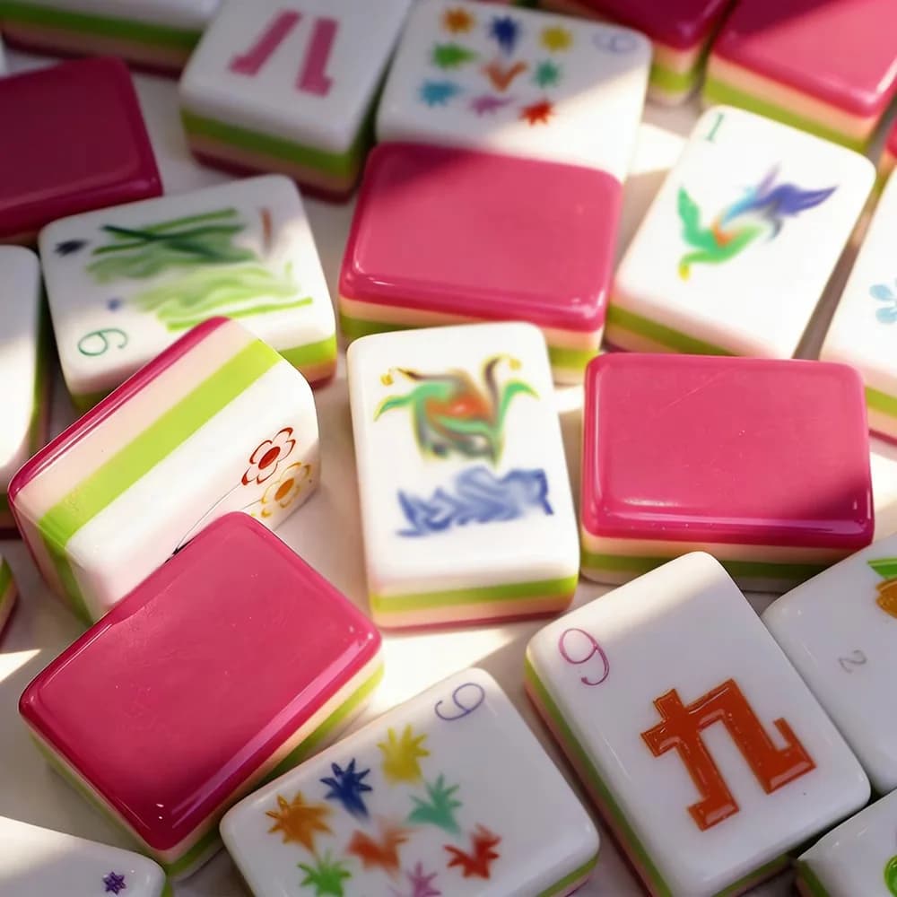 Set di Mahjong Americano in Acrilico a 4 Strati per Adulti, 160 Tessere con Retro Magenta, Set da Viaggio Portatile
