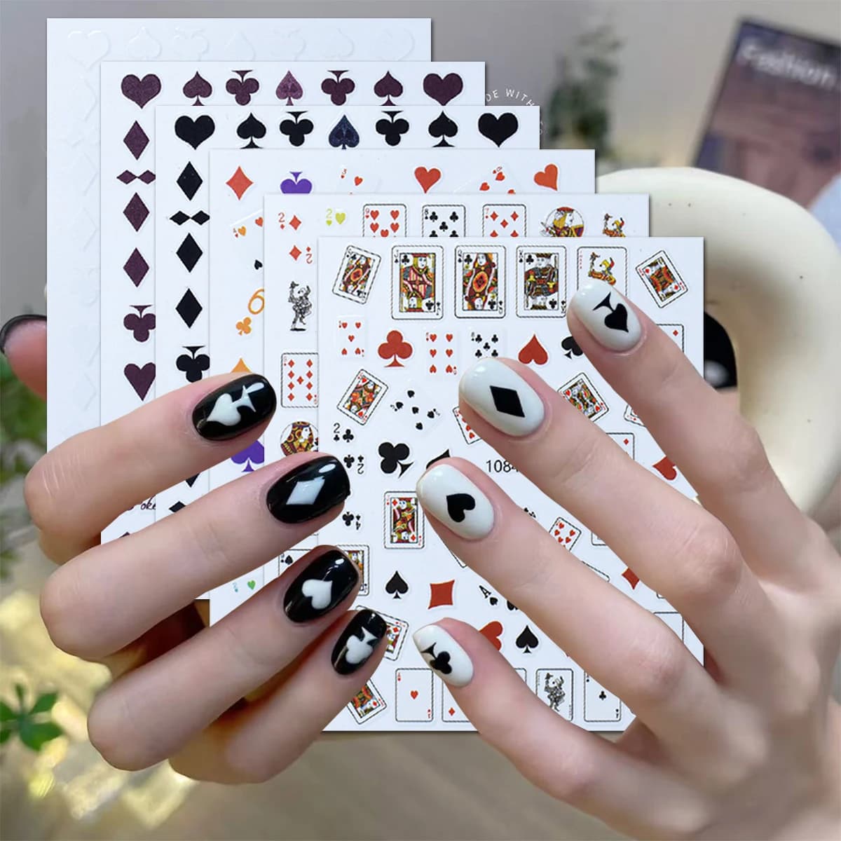3/6/12 Fogli di Adesivi per Unghie a Tema Carte da Poker, Design Nero, Bianco e Rosso, Decorazioni per Unghie con Cuori e Diamanti, Manicure Fai-da-Te