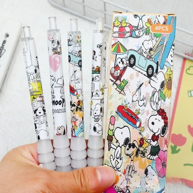 4 pezzi/scatola Penne gel Snoopy 0,5 mm inchiostro nero ad asciugatura rapida, penna per scrittura fluida per studenti, forniture scolastiche per ufficio