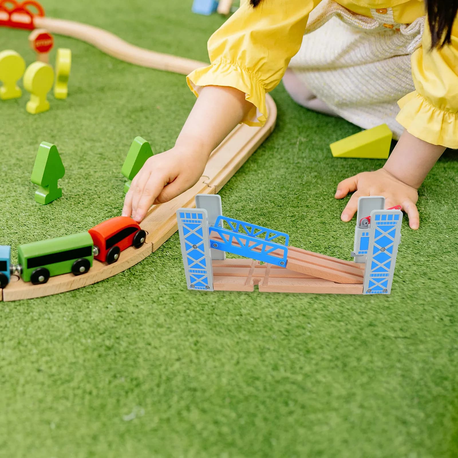 Set di 1 Ponte in Legno a Doppio Strato per Pista Ferroviaria, Espansione Ferrovia Fai-da-Te Educativa per Bambini dai 3 Anni in Su