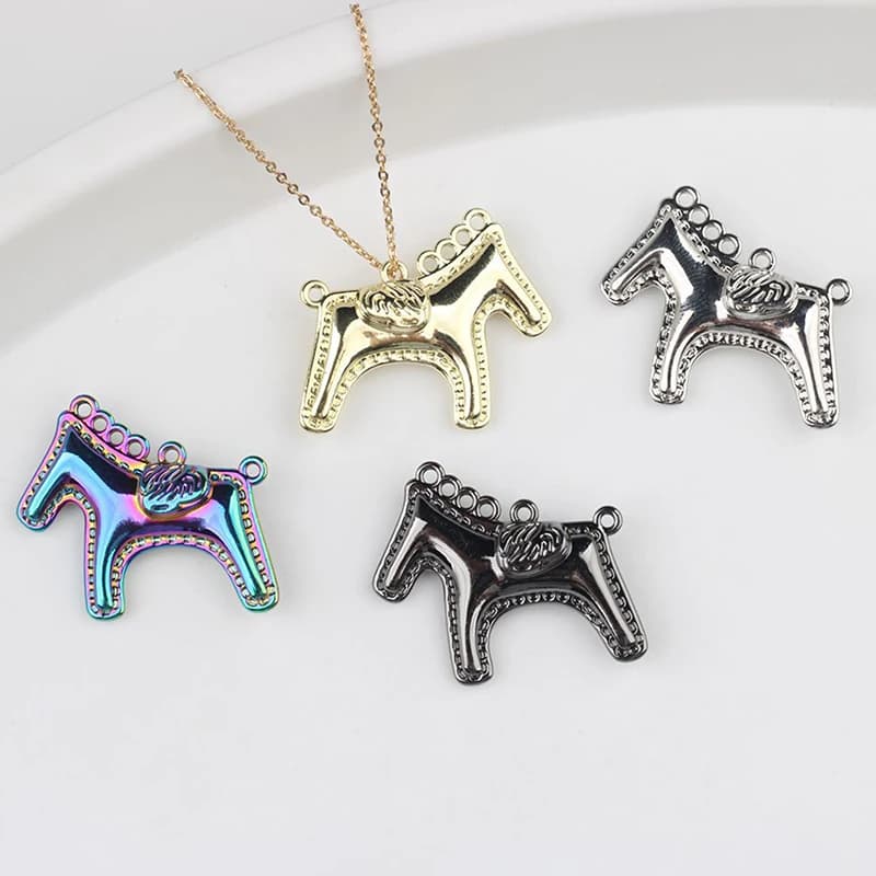 2 ciondoli pendenti con cavallo a dondolo dipinto in lega di zinco, accessori per orecchini, braccialetti, collane fai da te