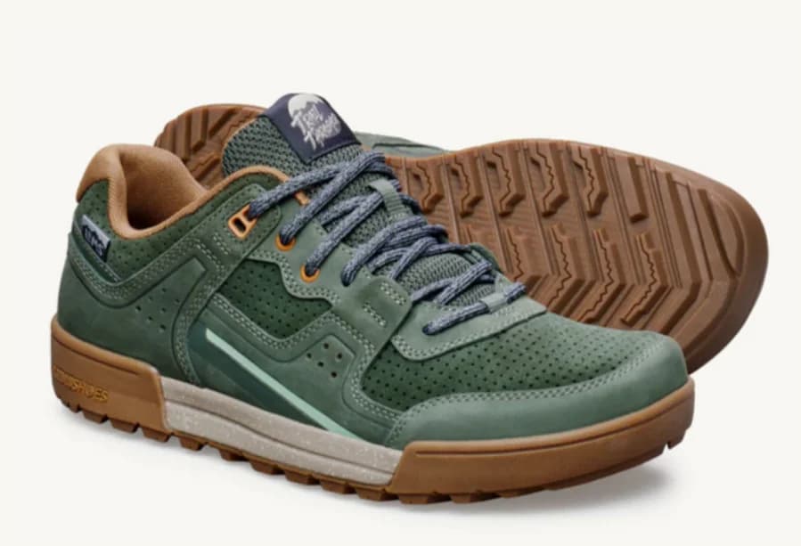 Low-Top Wide-Headed Casual Hiking Shoes Leather Outdoor Walking Boots Anti-Slip Grip Universal Lace-Up Leisure Footwear
