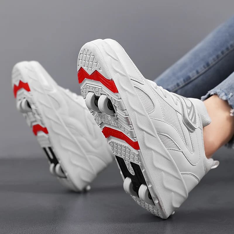 2024 scarpe da ginnastica a rotelle per bambini scarpe da volo pattinaggio all'aperto pattini staccabili scarpe da corsa regalo sportivo doppia fila lama per interni principiante