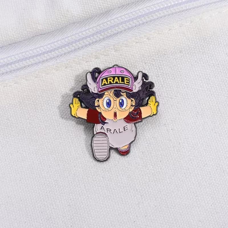 Cartoon Dr. Slump Arale Distintivo Spilla Spilli Anime Piccola Ragazza Android Arale Forma Smaltata Pin Carino Cosplay Regalo Zaino Accessorio