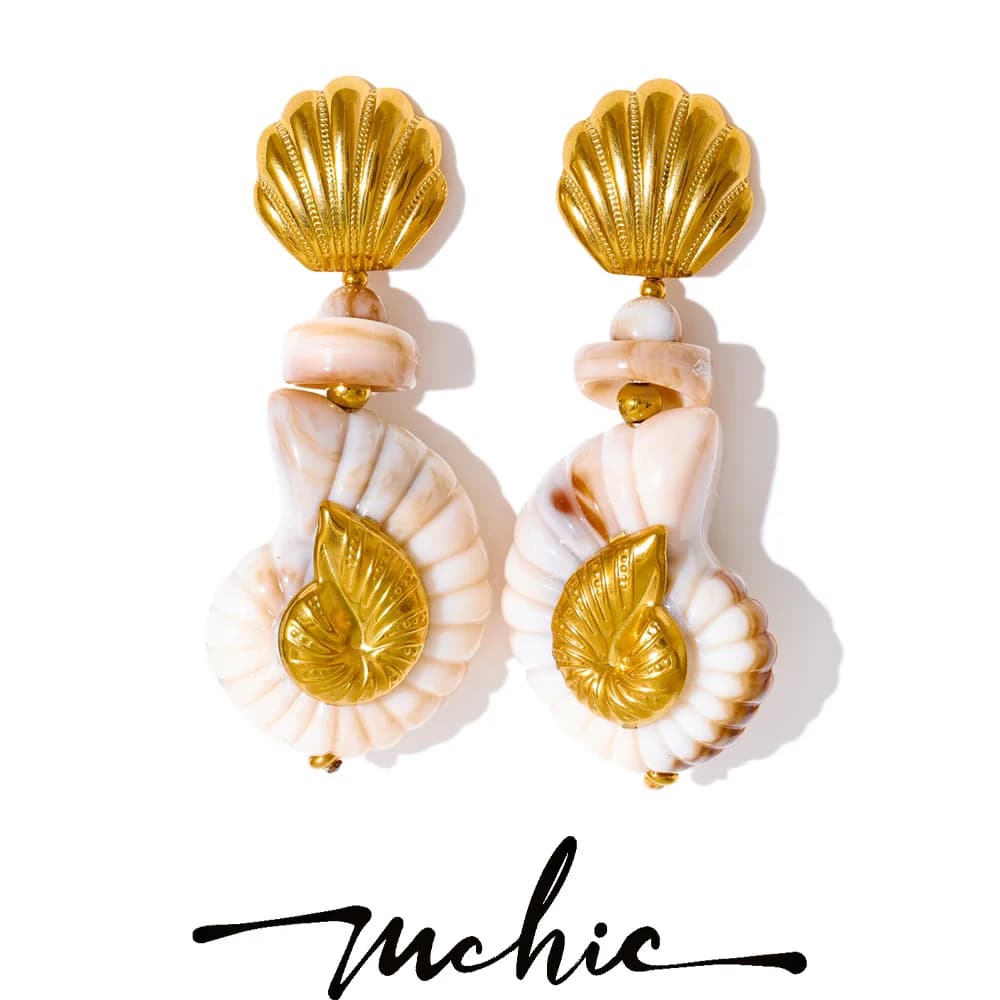 Mchic Orecchini a conchiglia in acciaio inossidabile per donna Design di elementi marini a strati in resina Gioielli attraenti quotidiani per le vacanze