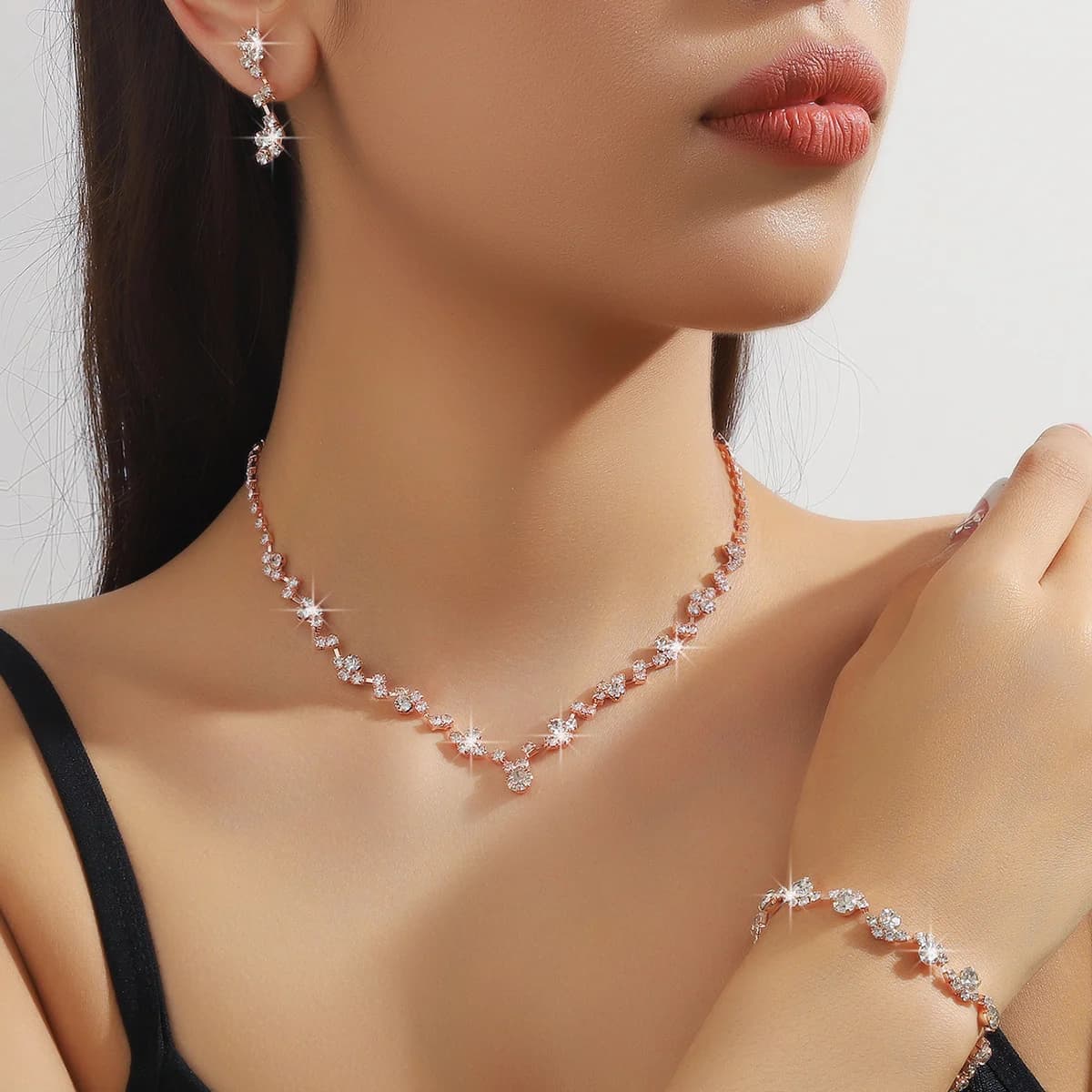 Set di gioielli raffinati - collana, orecchini, bracciale - set di tre pezzi per accessori da sera in zirconio