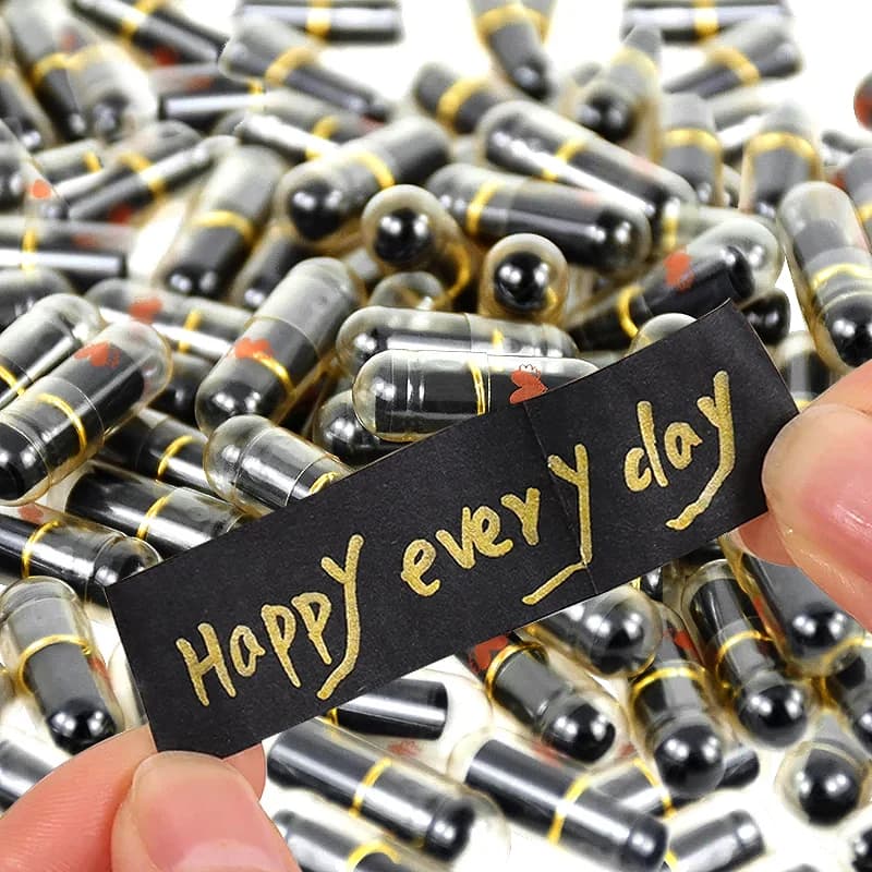 Capsule per messaggi Pillola d'amore con carta in rotolo in bottiglia Capsula trasparente Lettera Mini Note di carta dei desideri Regali per feste di San Valentino