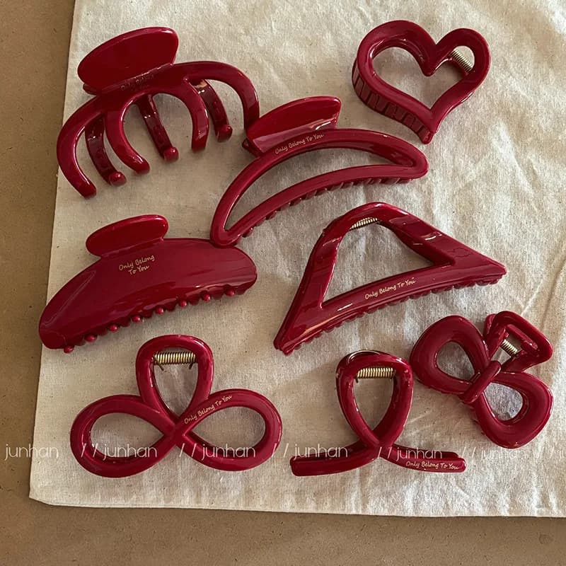 Collezione Rossa Francese! Lettere con impugnatura grande Etichetta dorata Testa posteriore Updo Shark Clip Accessori per capelli Copricapo Forcina Artiglio per capelli