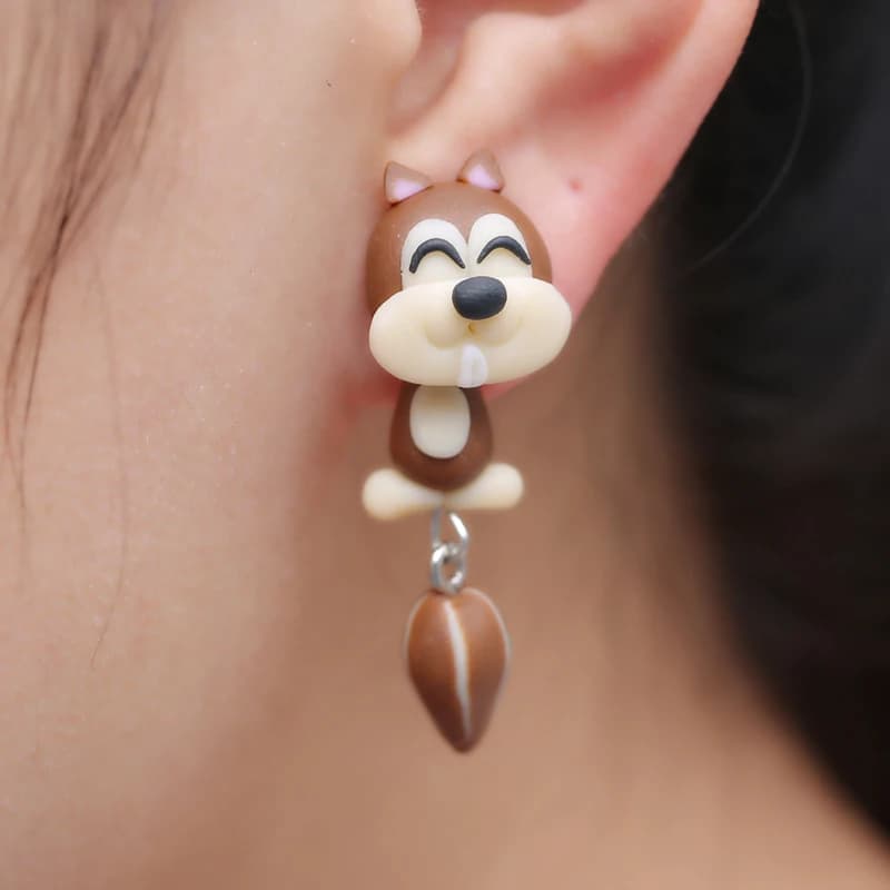 3D Handmade 3D Pine Earrings in Polymeric clay shaped like a squirrel for women, pretty clip earrings with animal on the front and back, small chipmunk shape earrings, Brincos