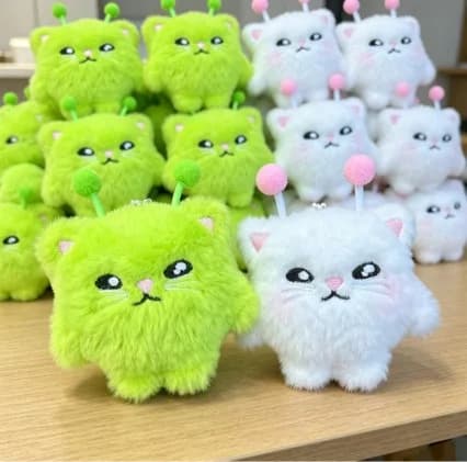 2PCS/SET Cute Alien Cat Plush Keychain Kawaii Fluffy Cat Doll Pendant Backpack Ornament Soft Stuffed Animal Keyring Girls Gift