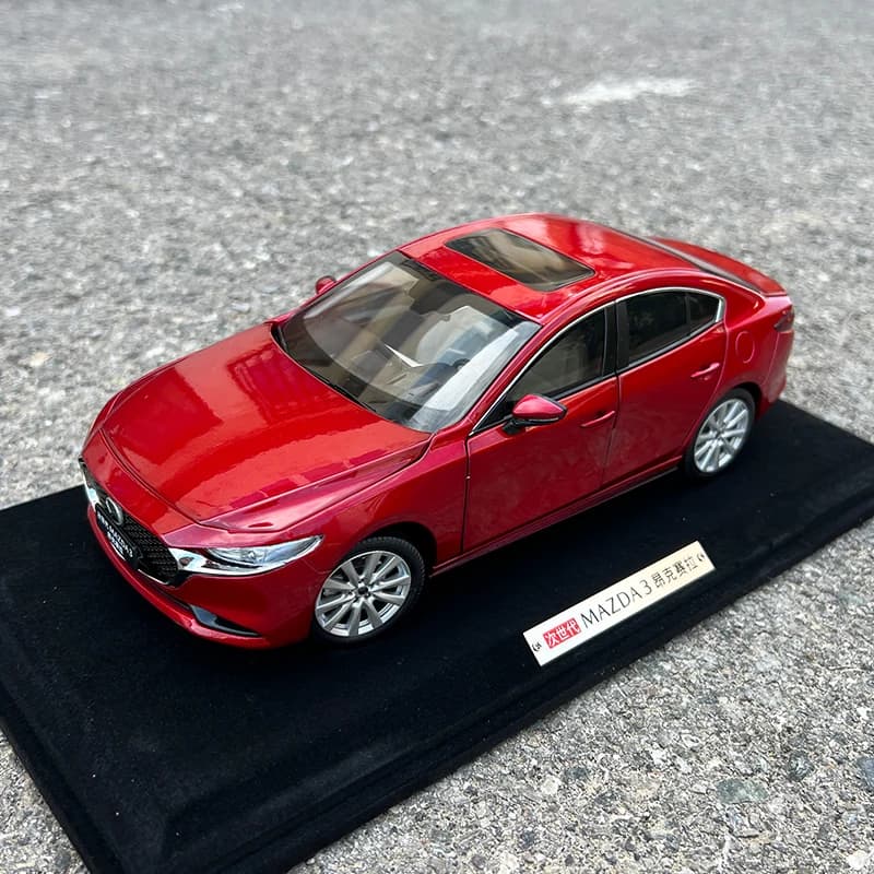 Modello in scala originale 1:18, Mazda 3 AXELA 2021, modello pressofuso per collezione e display