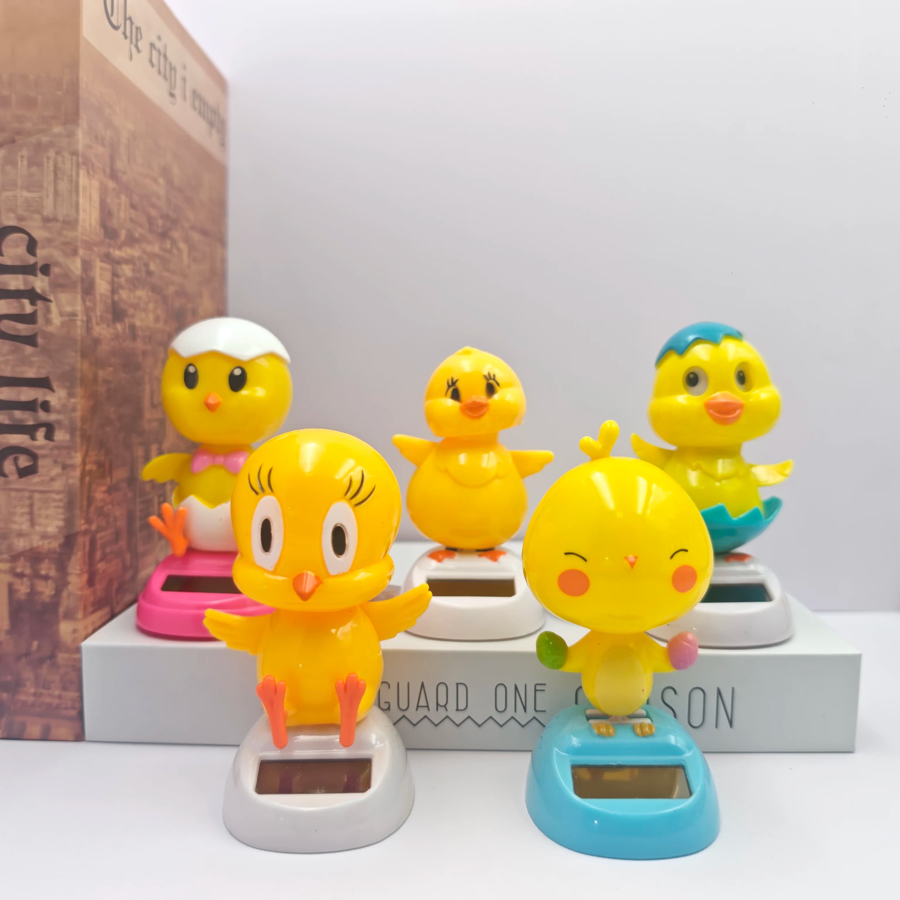 Interessanti ornamenti per auto pulcino cartone animato pulcino Bobblehead ornamenti per bambole decorazioni per interni auto decorazione console centrale per auto ornamenti per la casa