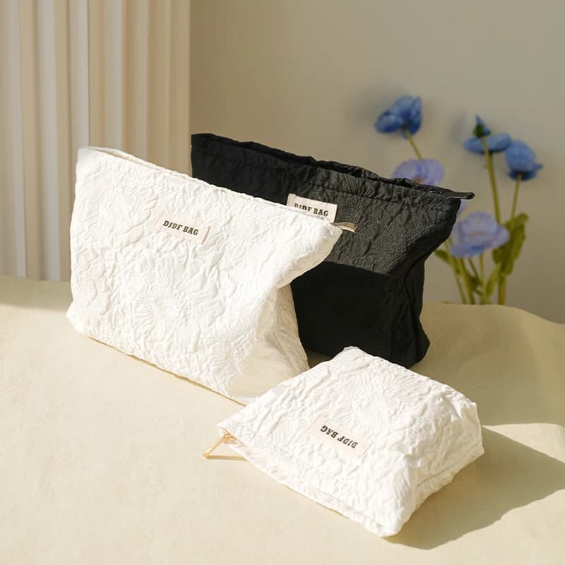 Rose embossed women's cosmetic bag, large capacity cosmetics storage bag, portable coin purse, toiletry bag, travel liner bag