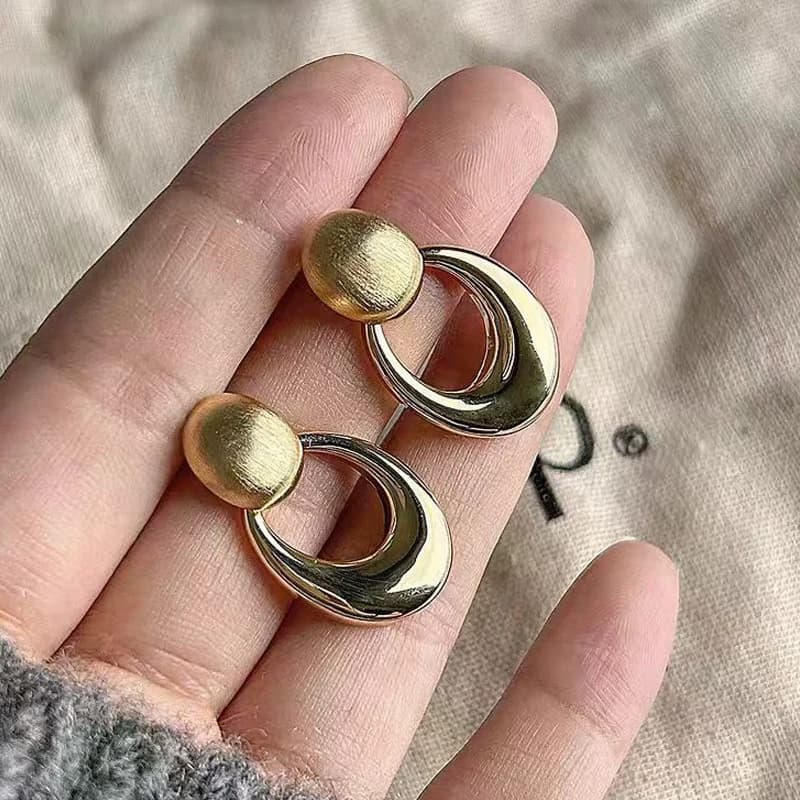 Orecchini pendenti ovali geometrici per donna Orecchini pendenti in metallo scavati vintage Regali semplici di gioielli di moda per feste