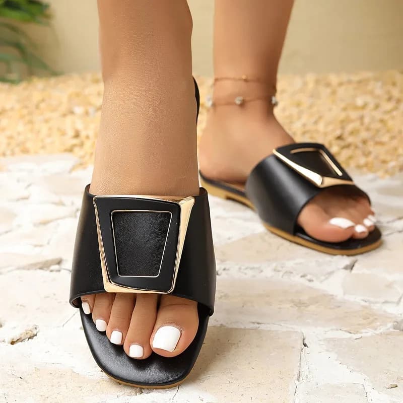 Ciabatte da donna classiche estive 2026 tinta unita, sandali di lusso con dettagli metallici, comode, leggere, per esterni e shopping