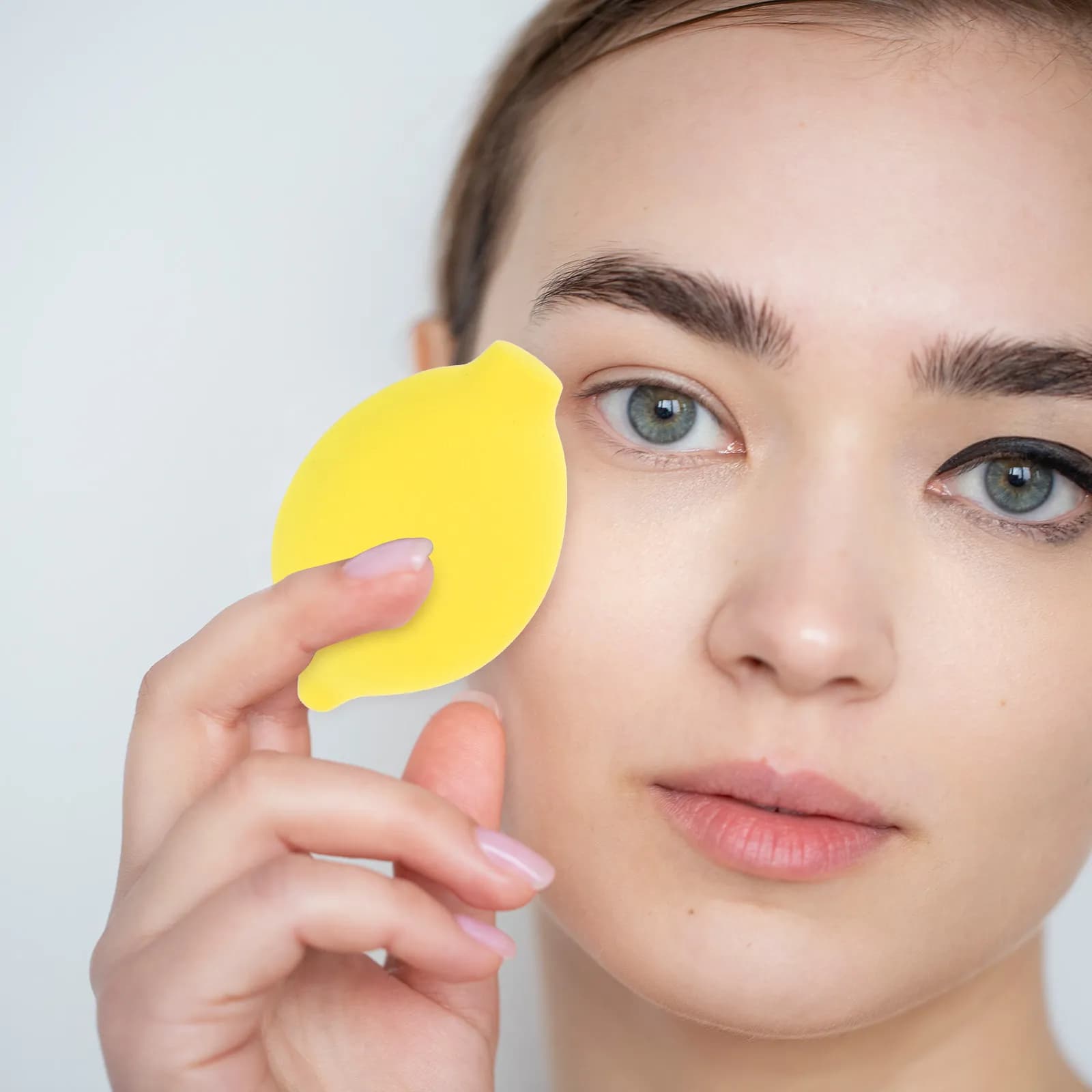 4Pcs Fruit-Shaped Makeup Sponges Soft Flexible Beauty for Foundation Concealer Bronzer Liquid Makeup Application Women