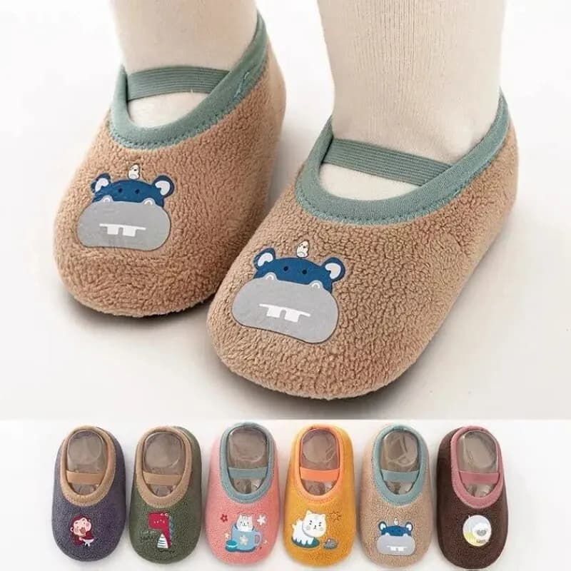 Calzini antiscivolo per bambini Scarpe da pavimento per culla calde per neonati con suola in gomma per bambini Pantofole per bambini carine per bambini