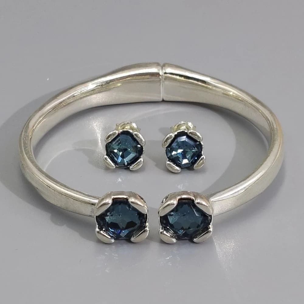 2026 Spain Noble Palace Wind Blue/Pink Crystal Earrings Bracelet Jewelry Two Piece Set to Give as a Holiday Gift to Friends