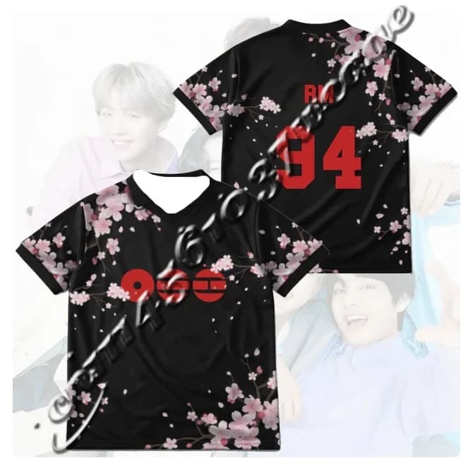 Nuova Maglietta a Maniche Corte Nera con Stampa Fiori di Ciliegio, Edizione Limitata per Fan KPOP, Jersey Vibe di Tutti i Membri del Gruppo, Merch per Concerti e Album