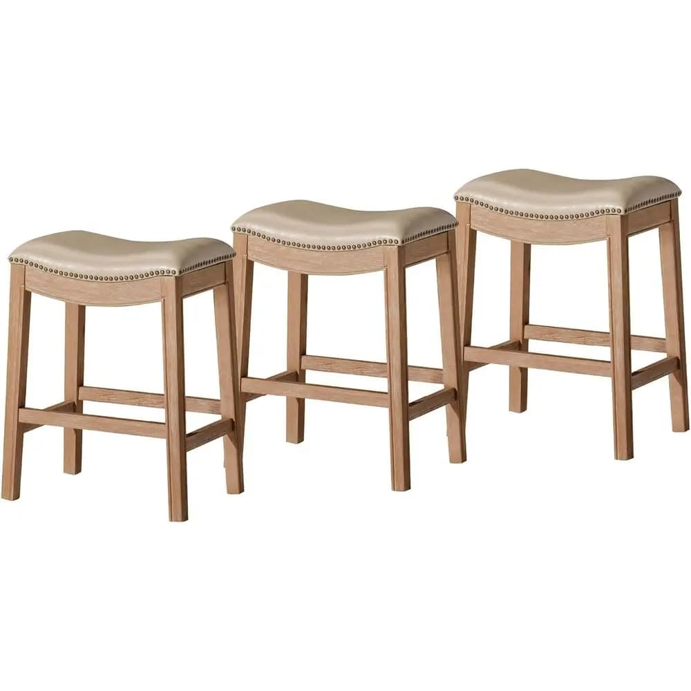 Set di 3 sgabelli da bancone, 26 pollici, con poggiapiedi, rivestimento in legno naturale e similpelle beige, ideali per isole cucina e banconi.
