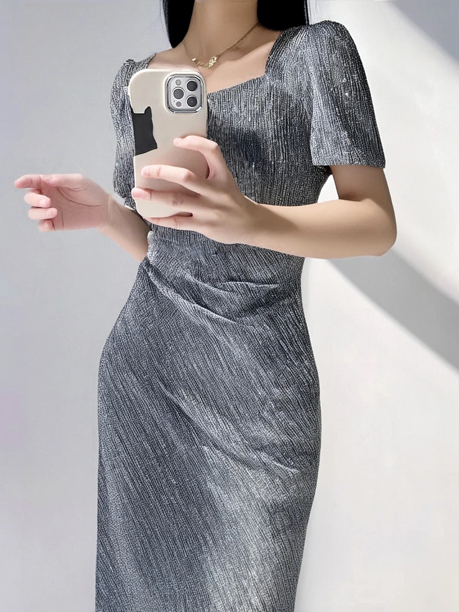 Nuovo Abito da Donna 2026 Slim Fit con Scollo a U, Gonna a Vita Alta a Trapezio, in Poliestere, Manica Corta, Design Sensazionale per l'Estate