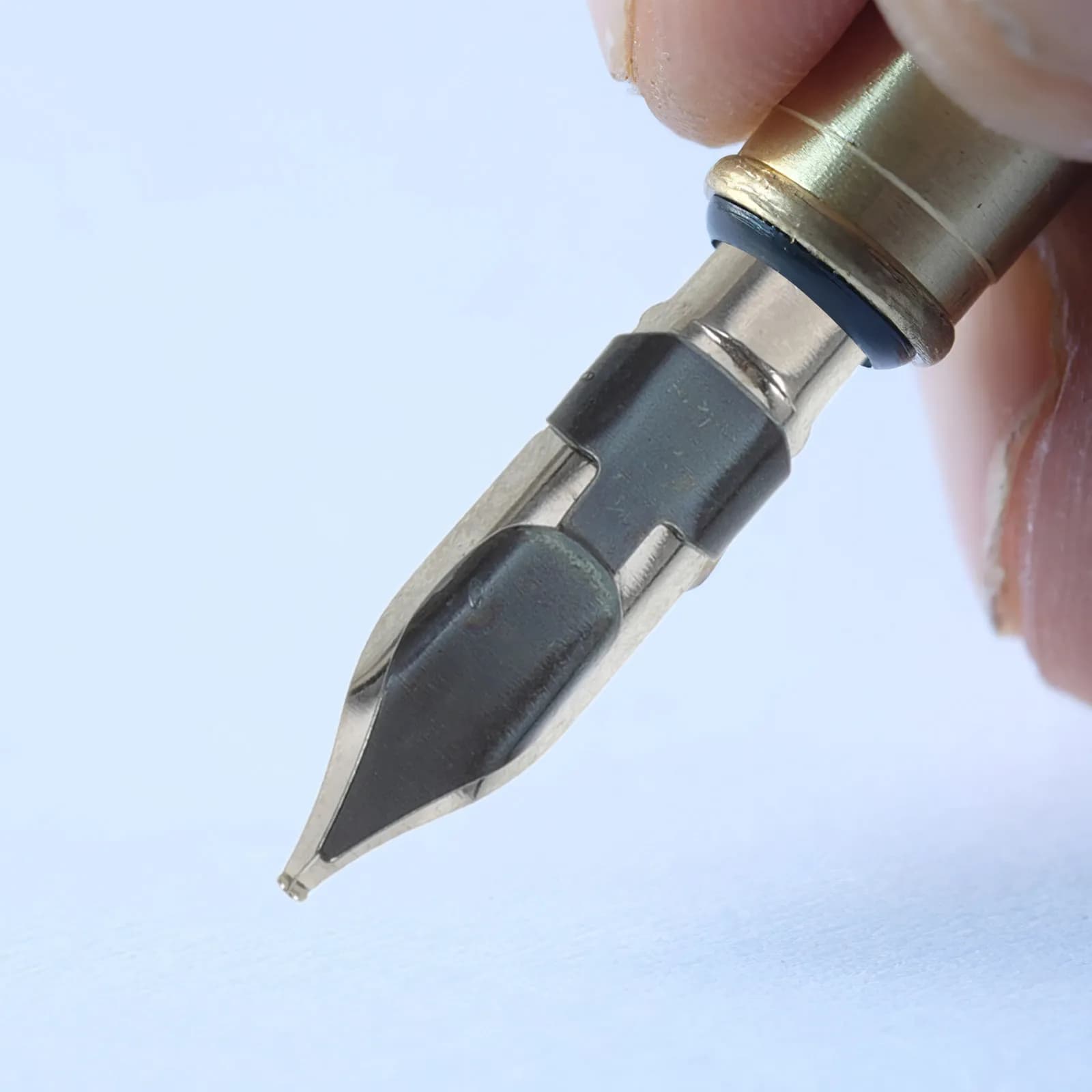 5Pcs Universal Dip Pen Nibs Stainless Steel Calligraphy Nibs Set for Fountain Pens Writing Sketching Illustration Art School