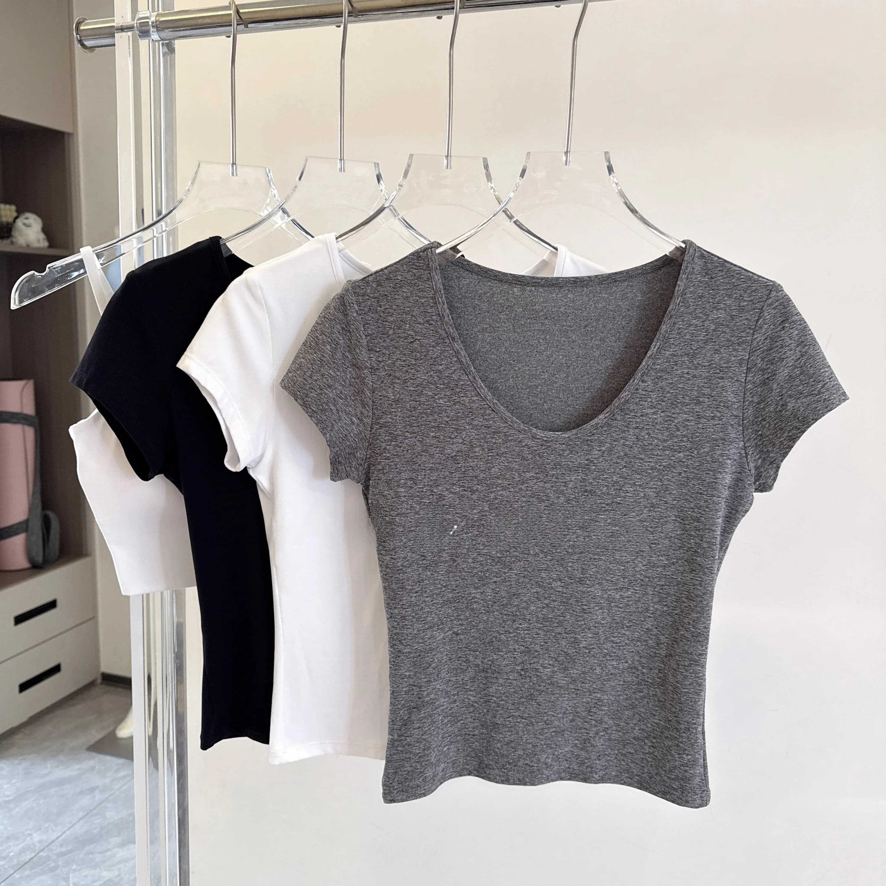 Abbigliamento Sportivo Estivo Leggero da Donna per Yoga, Top a Maniche Corte Traspirante ad Asciugatura Rapida, Abbigliamento Modellante per Fitness e Corsa