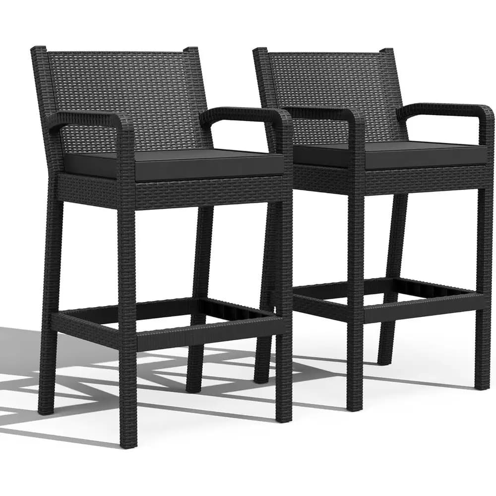 Set di 2 sgabelli da bar in vimini con cuscini, sedie da esterno per giardino, piscina, balcone e terrazza, nero