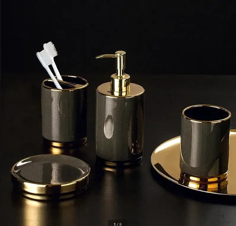 Kit di lavaggio in ceramica Bagno Dispenser di sapone da 4 pezzi e tazza per collutorio Set di portasapone Set di accessori per il bagno di casa in stile nordico