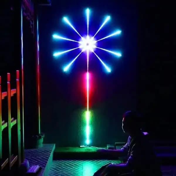 2024 Luci LED per fuochi d'artificio Luci per fuochi d'artificio a colori RGB intelligenti Bluetooth con sincronizzazione musicale Fuochi d'artificio a LED Luci fiabesche Controllo vocale dell'app