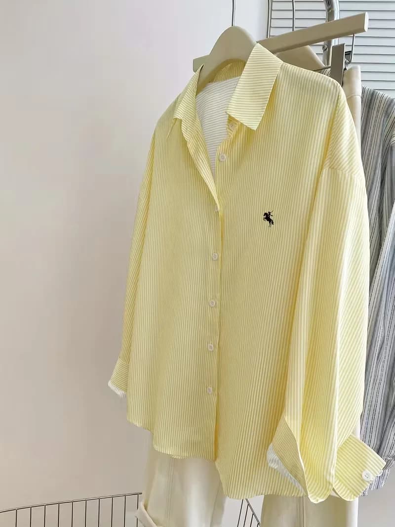 Camicia casual a maniche lunghe con bottoni sul davanti e stampa di cavaliere a righe da donna