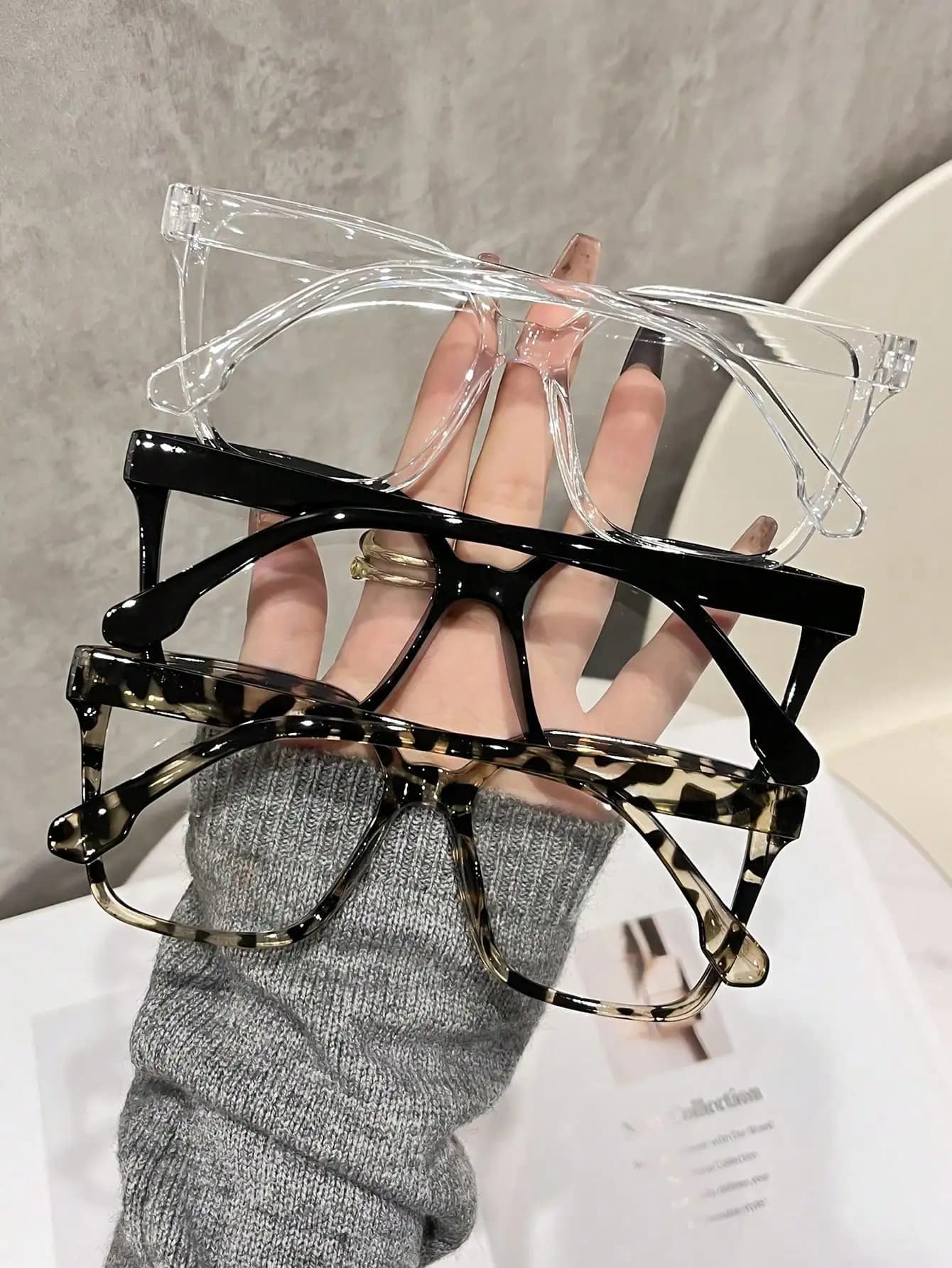 1 paio di occhiali cat-eye alla moda da donna, montatura nera, lenti trasparenti leggere, design a montatura completa, accessorio indispensabile
