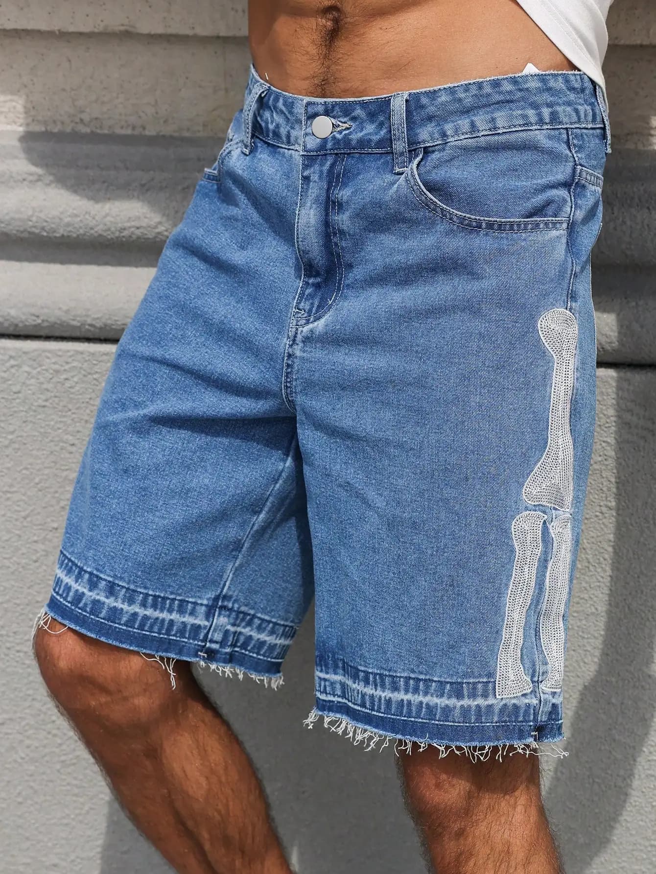 Men's Bone Embroidered Denim Shorts, Y2K Street Style Frayed Loose Knee-Length Jeans, Hip Hop Casual Vintage Bermuda Short