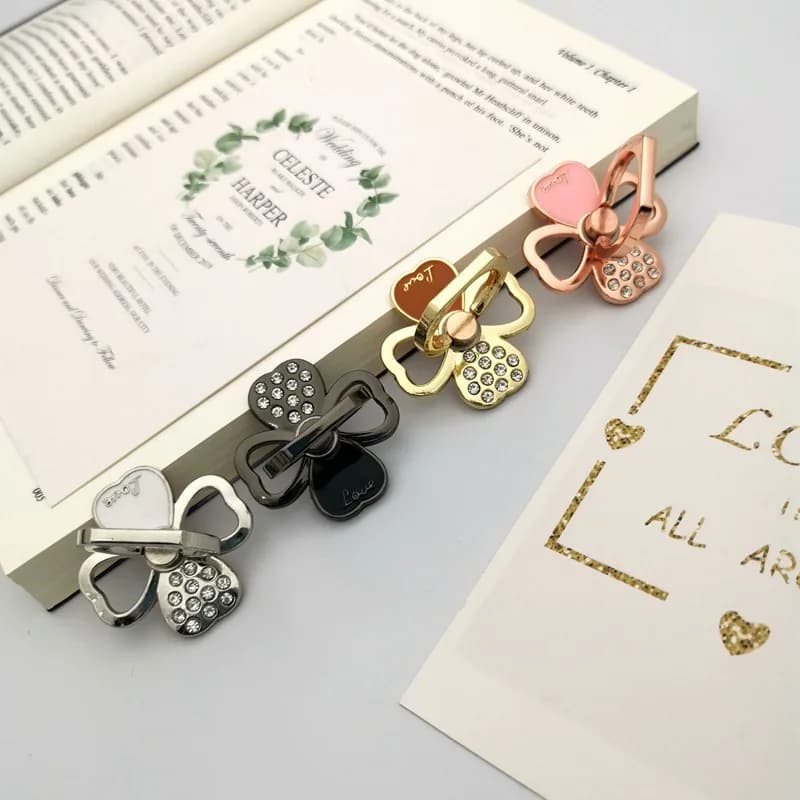 Diamond Four Leaf Clover phone stand, universal finger ring support, cute and portable, fashionable table support for iPhone and Xiaomi
