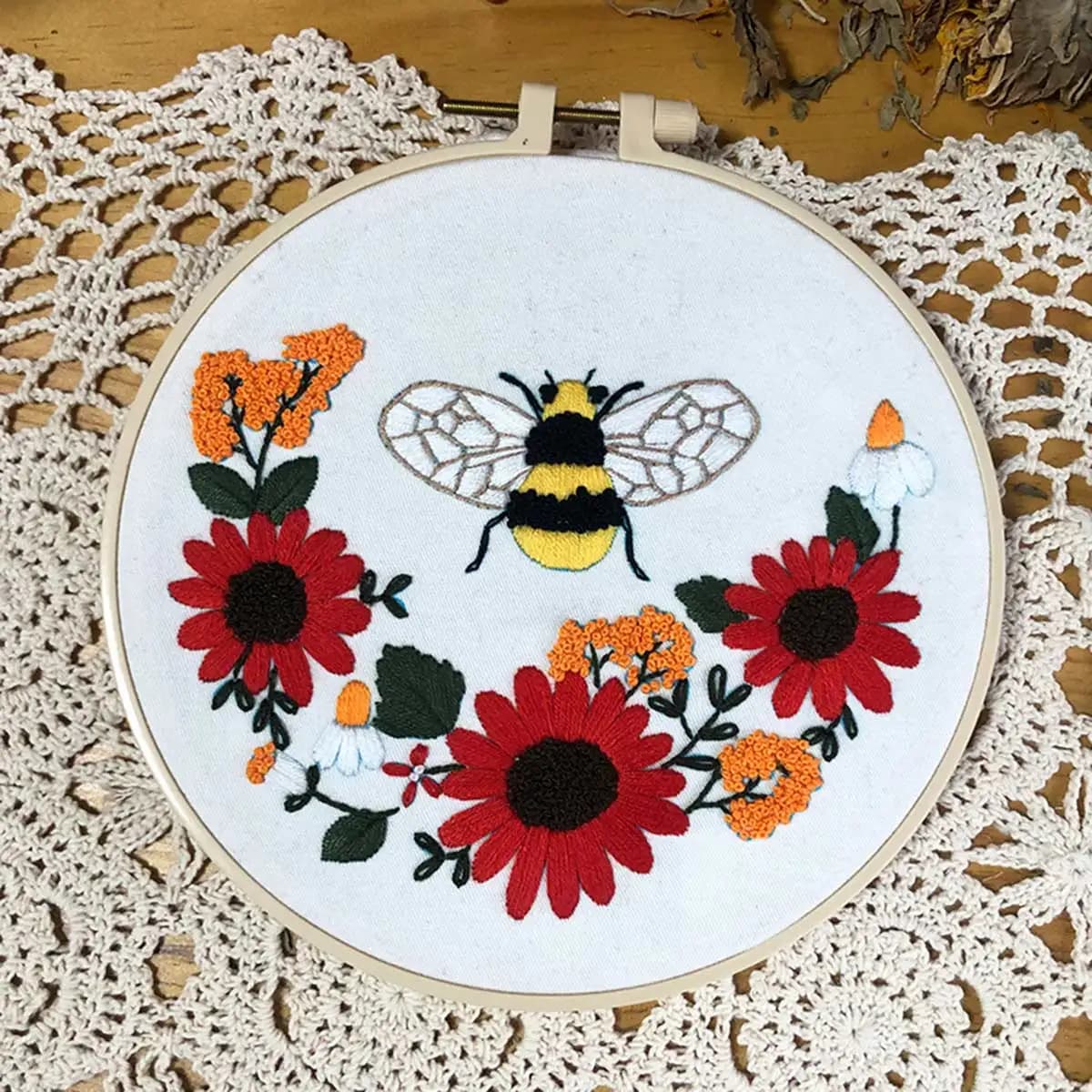 Kit da ricamo incompiuto Pittura di fiori di insetti Lavoro manuale decorativo Cucito Set di punti croce Confezione di materiali per strumenti di filo