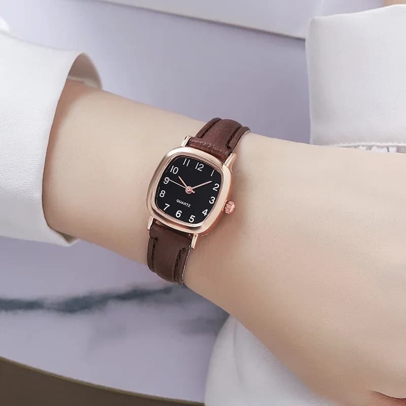 Women's Watch Quartz Wrist Watch With Square Dial Quartz Wrist Watch Retro Black Quartz Wrist Watch