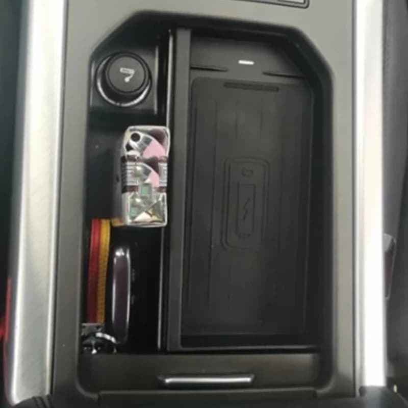 Caricatore wireless per auto 15w caricatore per telefono cellulare piastra di ricarica supporto di ricarica per Range Rover Evoque 2015 2016 2017 2018