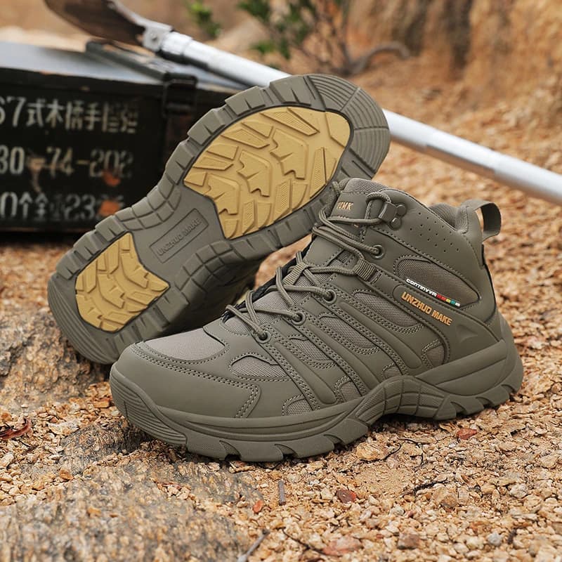 Stivali da allenamento tattici da uomo quattro stagioni nuovi stivali da esterno impermeabili antiscivolo scarpe da ginnastica da trekking nella giungla selvaggia stivali da arrampicata