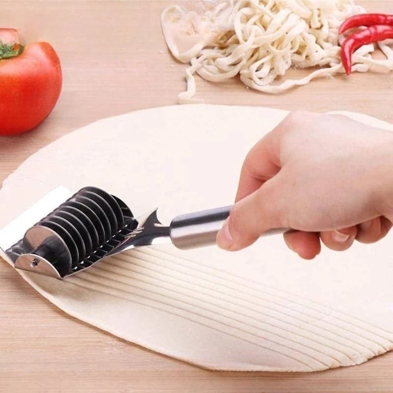 Taglierina manuale per noodle in acciaio inossidabile Macchina per spaghetti rotolante Premendo macchina per pasta Coltello per scalogno da cucina Accessori per la cottura