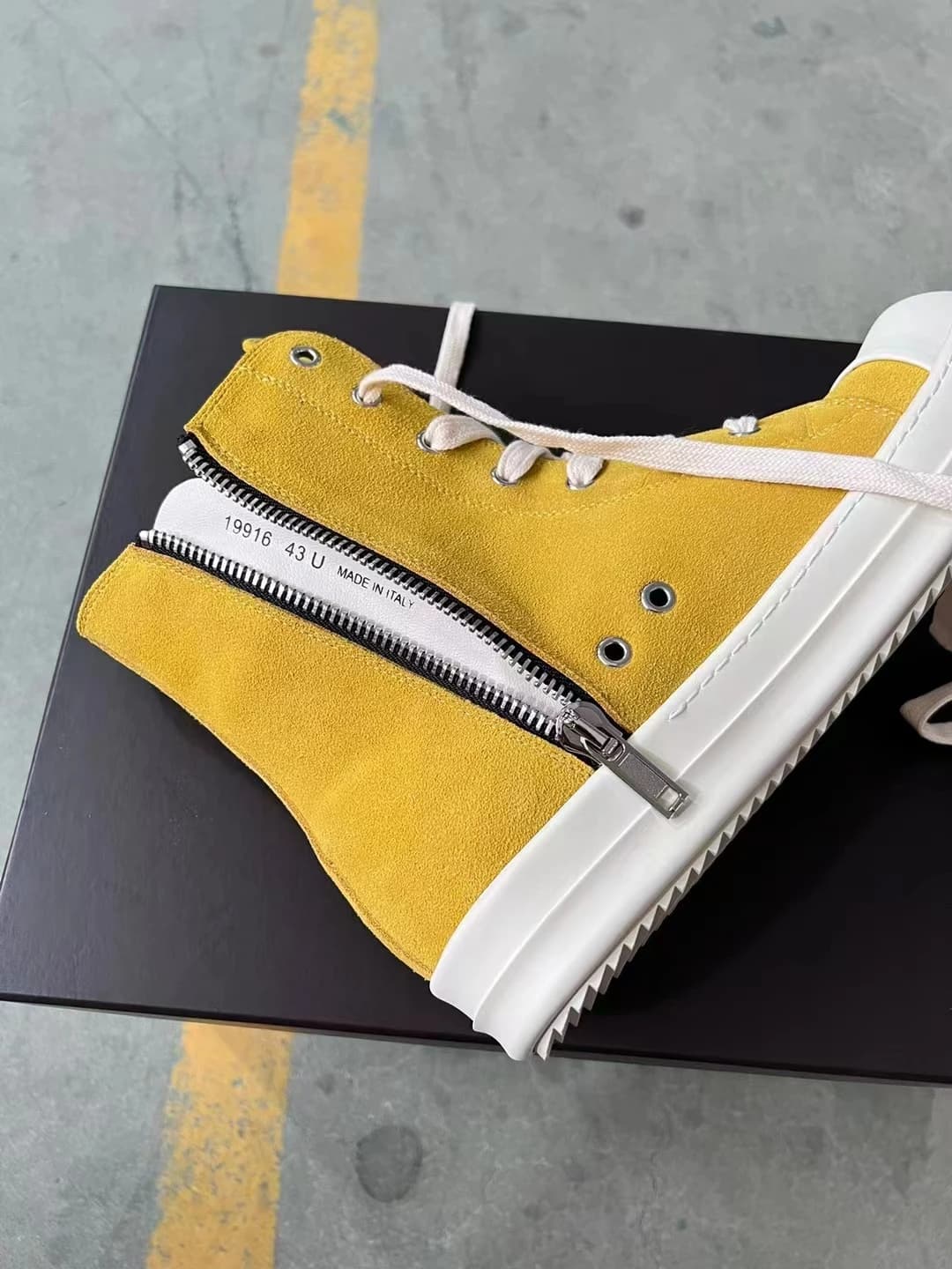 Versatile High-Quality Soft Leather Casual Shoes Boots for Men And Women Wear-Resistant Classic Designer Fashion Sports Wear