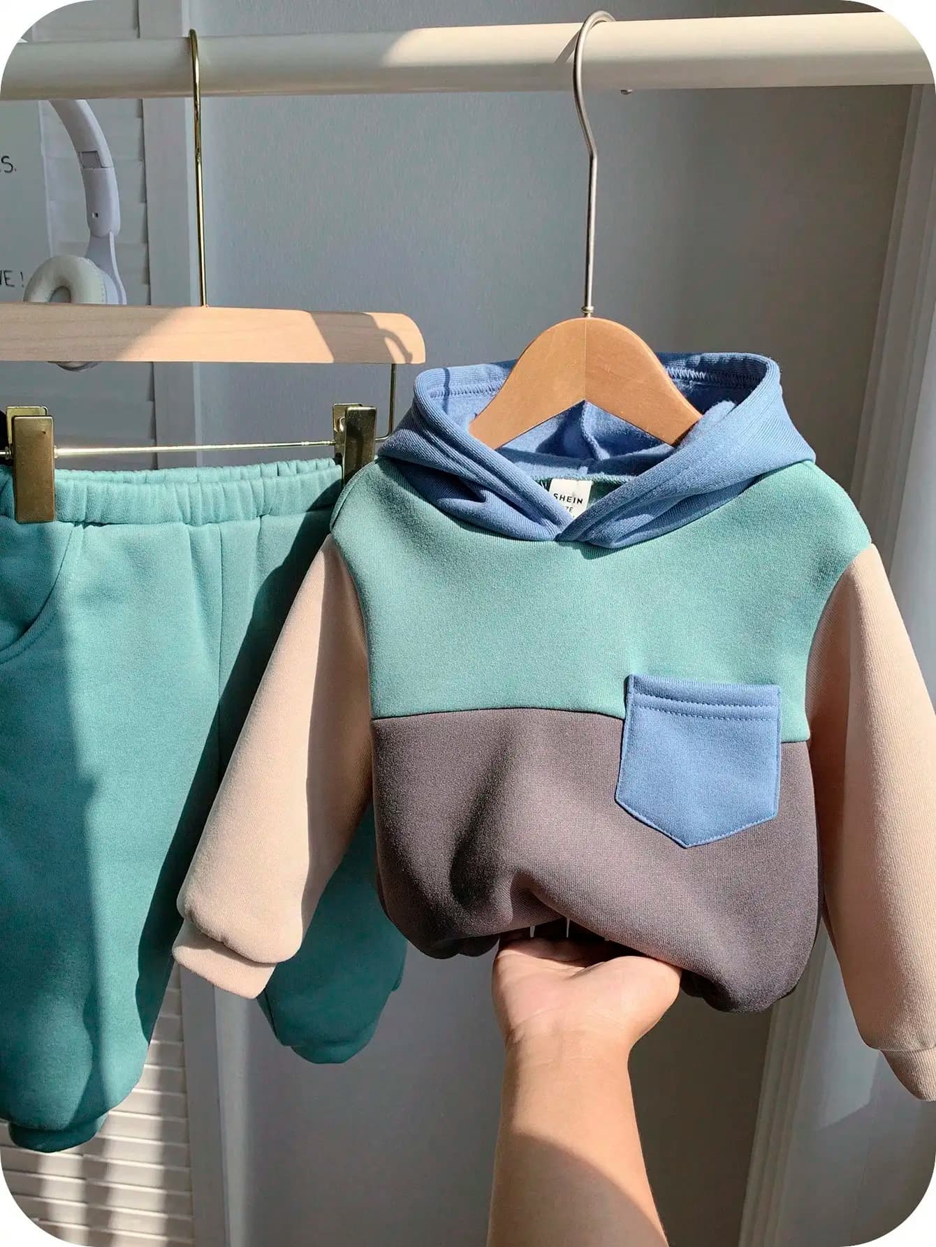 Set 2 Pezzi per Bambini: Felpa con Cappuccio e Pantaloni a Contrasto, Morbido Rivestimento Termico per Autunno e Inverno