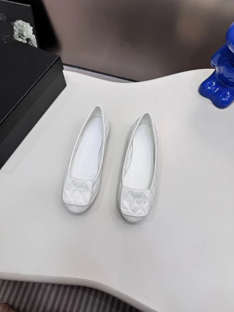 26ss New Spring New Style Women's Casual Shoes - Fluffy Flat Sandals with Ribbon Details - Comfortable Low-Cut Single Shoes