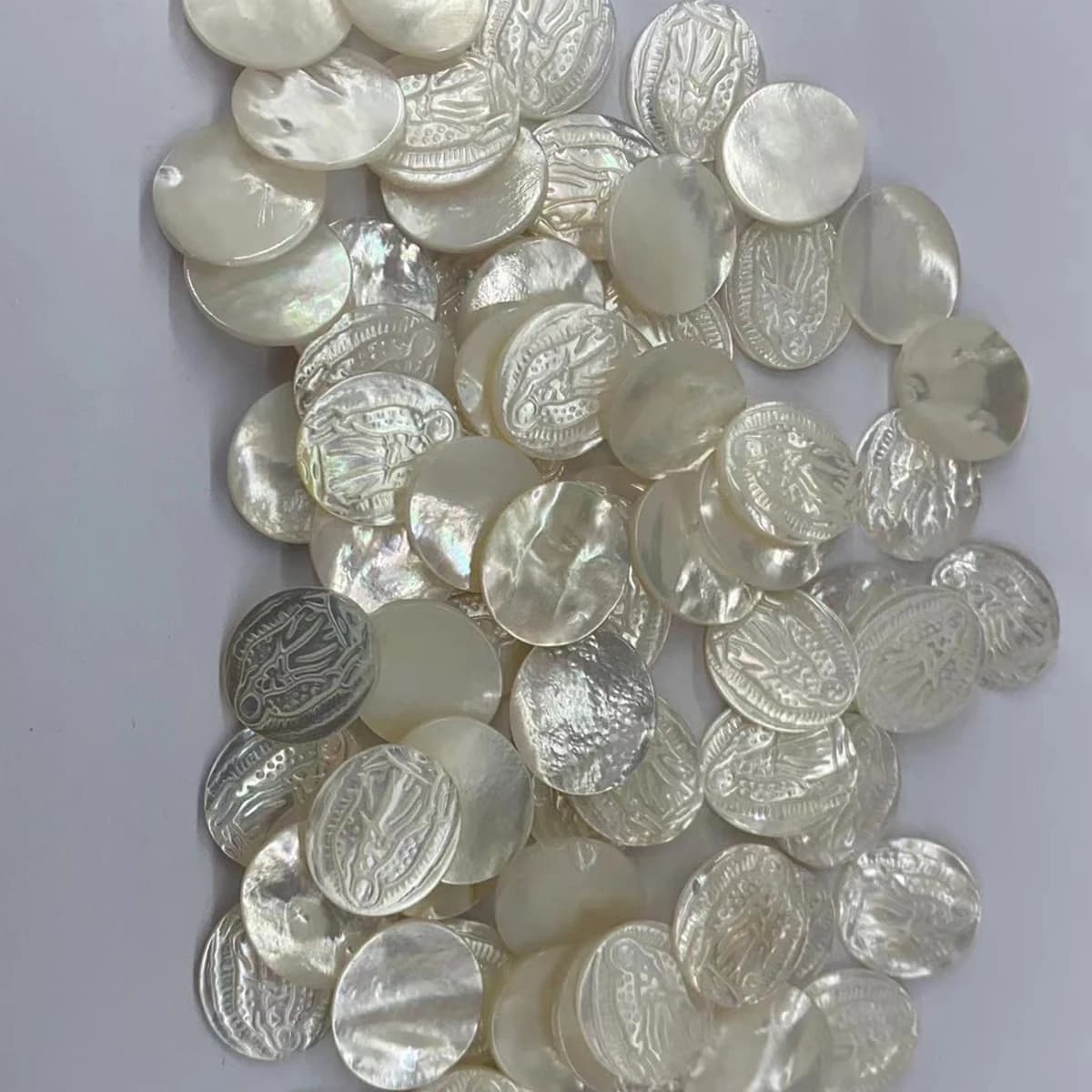 Natural Freshwater Shell Pendant Carved Intricate Pattern Loose Beads Exquisite DIY Charms For Necklace Earrings Jewelry Making