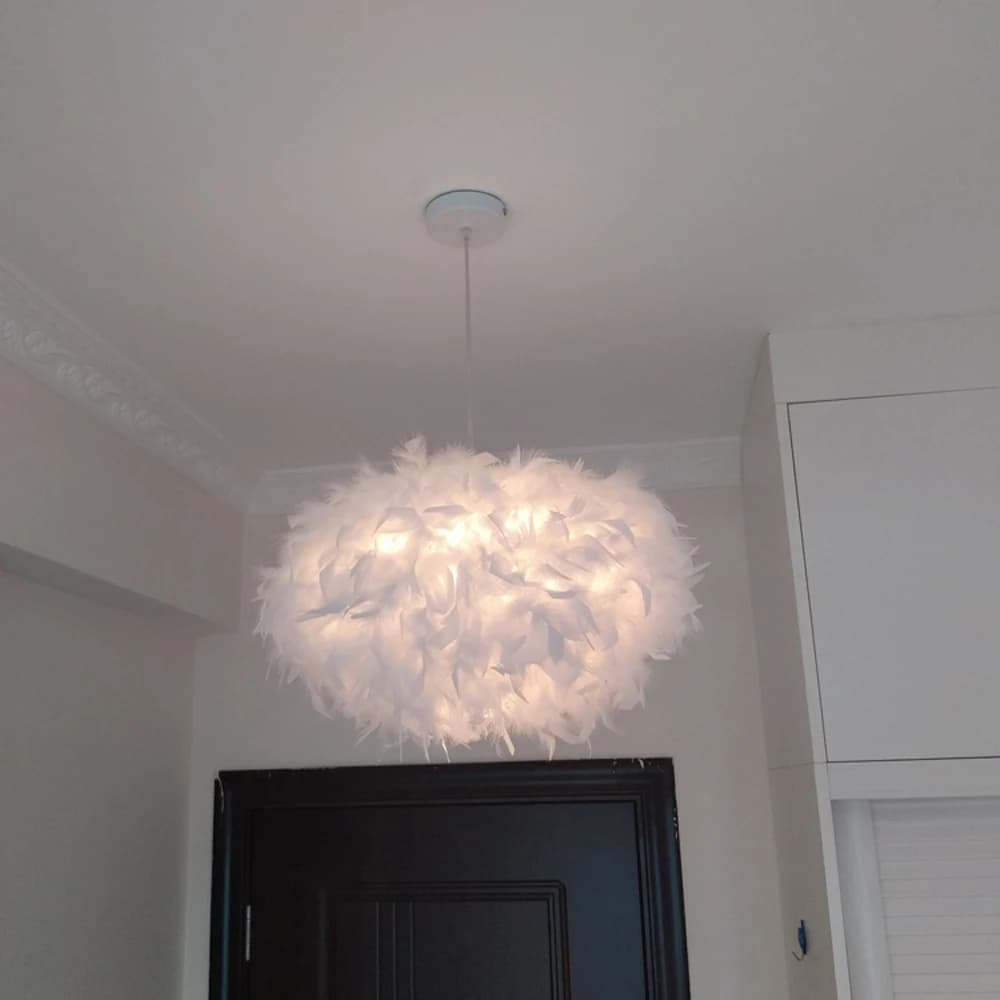 Lampada a sospensione con piume nordiche Camera da letto per bambini Lampadario moderno a soffitto a LED Soggiorno Sala da pranzo Lampada a sospensione per la casa Loft retrò