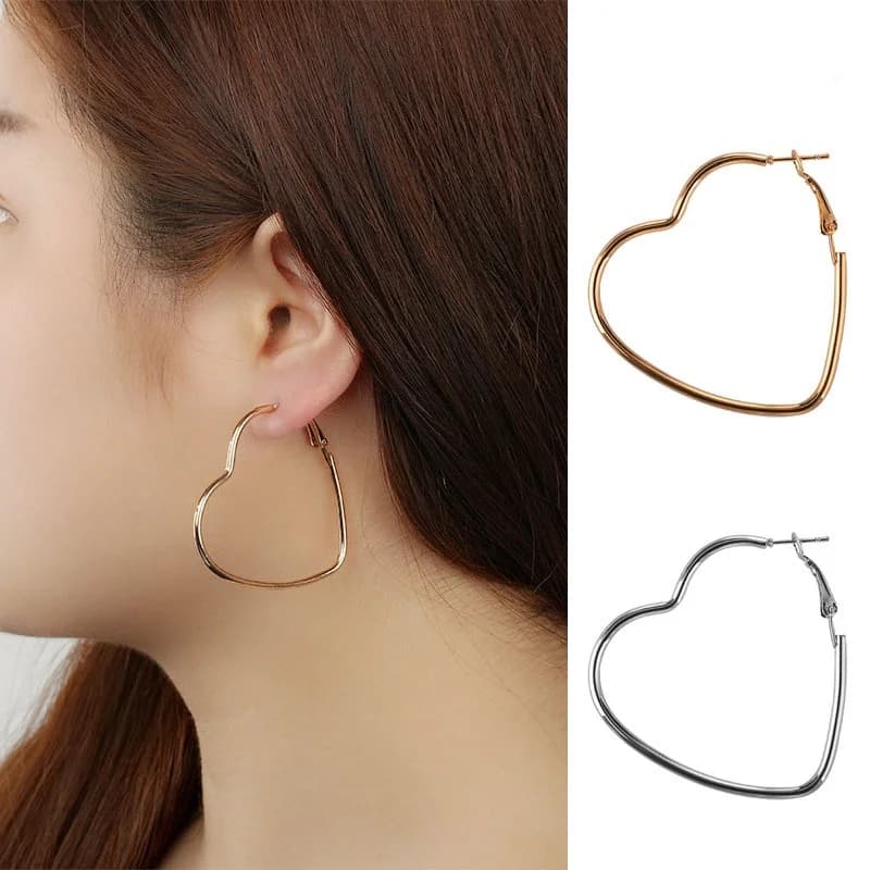Nuovi orecchini di moda europea e americana Cerchio grande a forma di cuore Amore Hollow Street Beat Orecchini regalo per ragazze