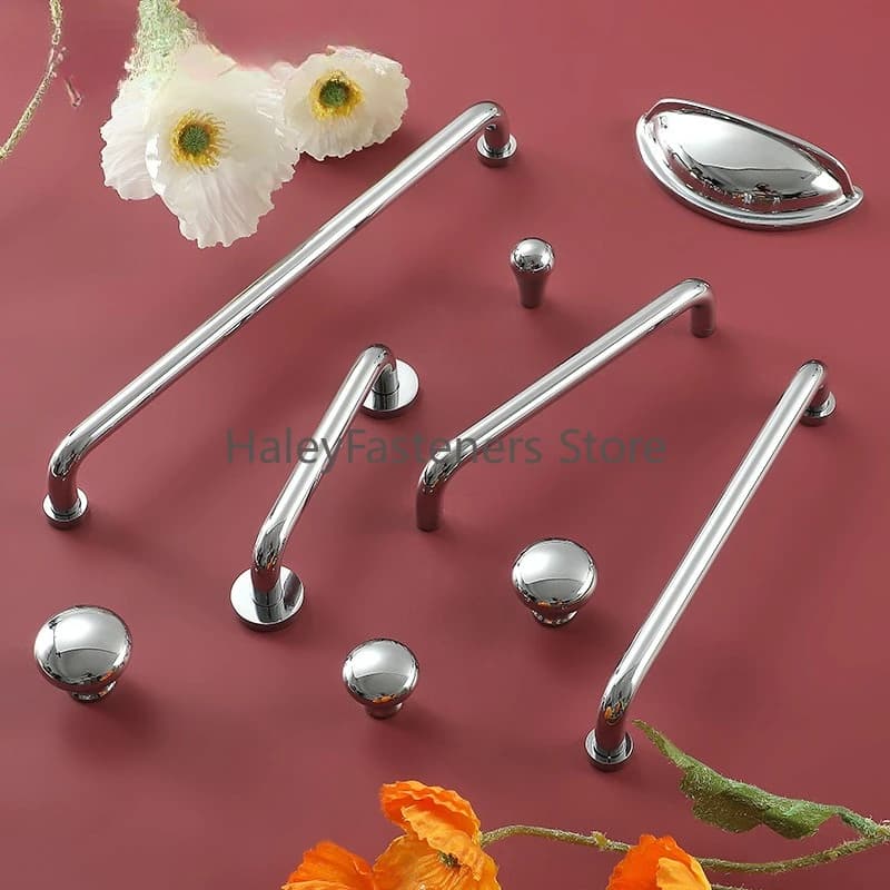 Maniglia per armadio moderna e semplice in rame puro, argento brillante, cromo, luce francese, armadio giapponese di lusso con cassetto a foro singolo in ottone