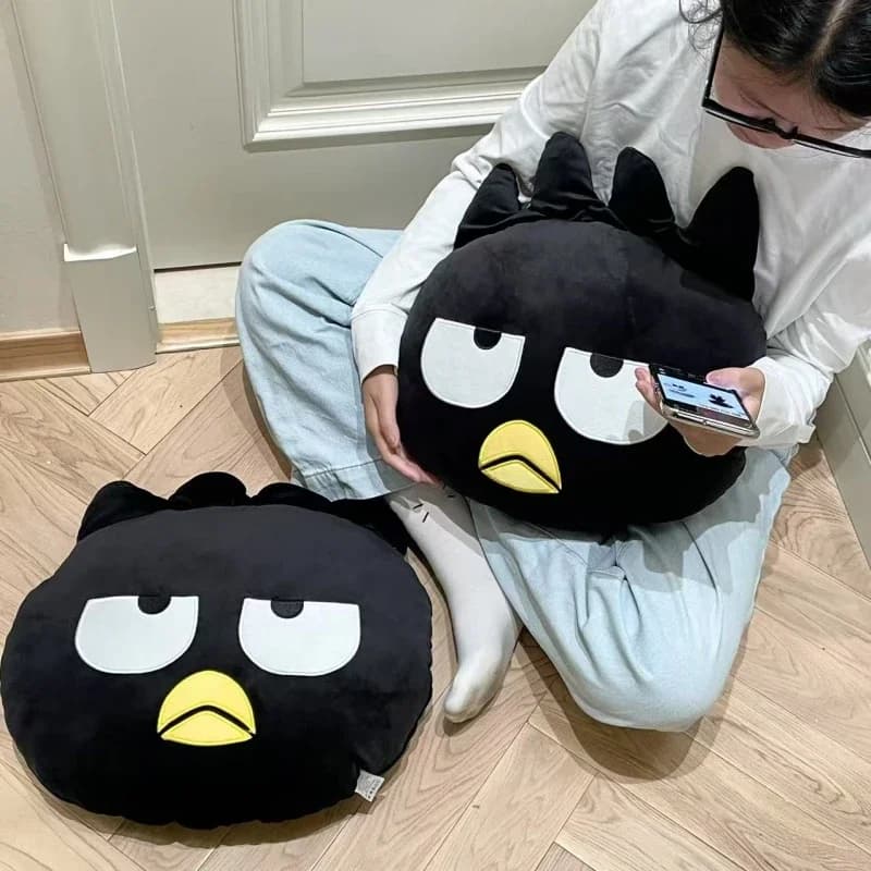 Morbido Bad Badtz Maru Cuscino per lo schienale Divano letto Supporto lombare Simpatico pinguino nero Cuscino per divano letto di alta qualità Regalo di Natale