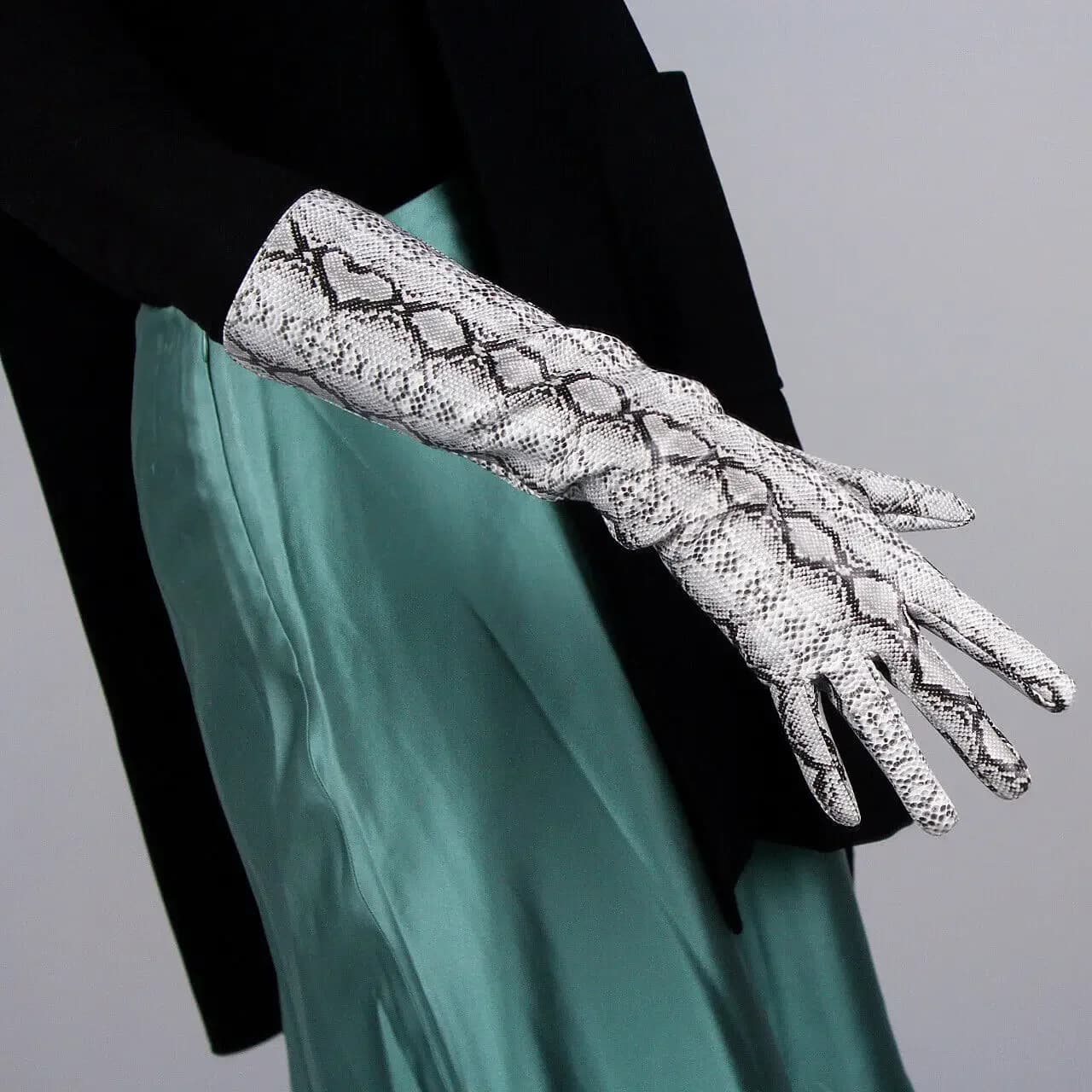 Guanti Lunghi al Gomito in Similpelle Effetto Lattice Lucido Argento 40cm per Opera, Serate, Moda, Costume e Cosplay